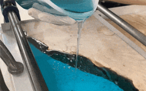 resina trasparente river table