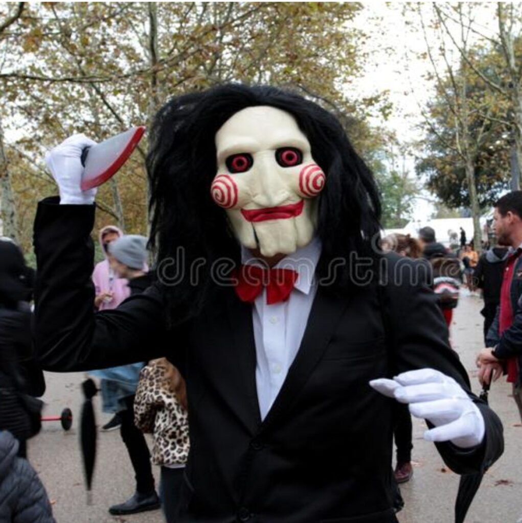 cosplayer crozza mask prochima halloween lucca comics